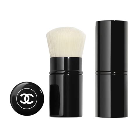 pinceau teint chanel|Chanel petit pinceau kabuki brush.